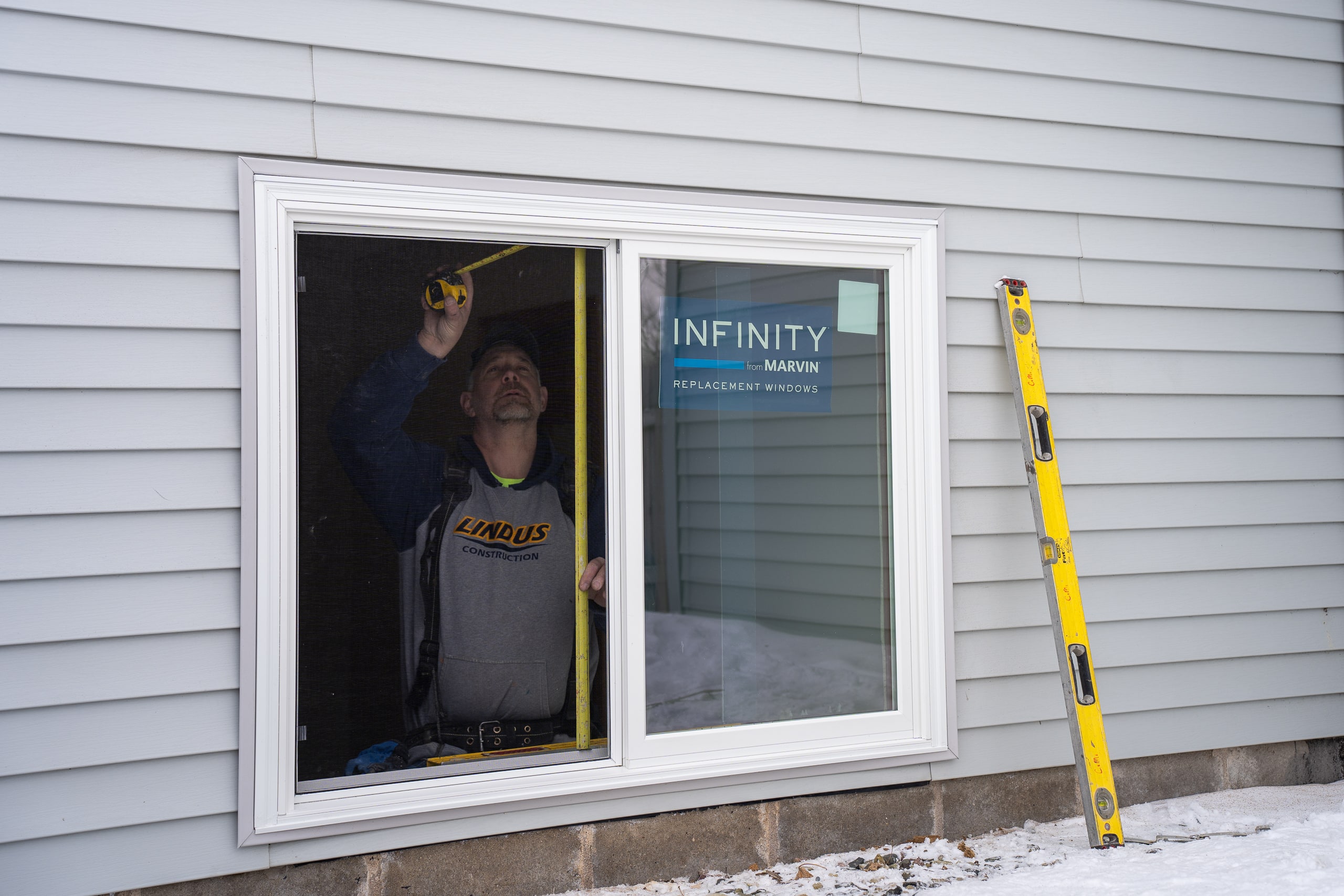 window installation by Lindus Construction 