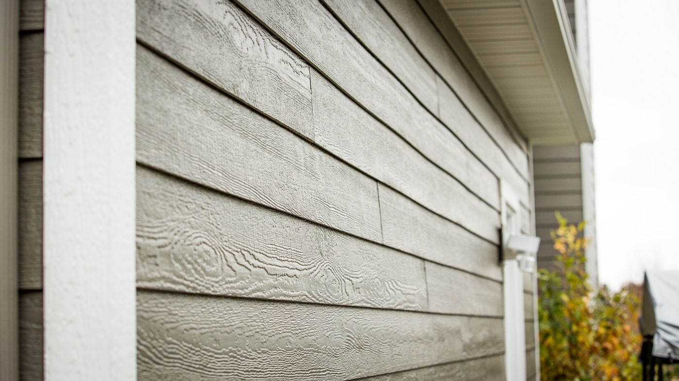Terra Bronze LP® SmartSide® siding installed on Roberts Home