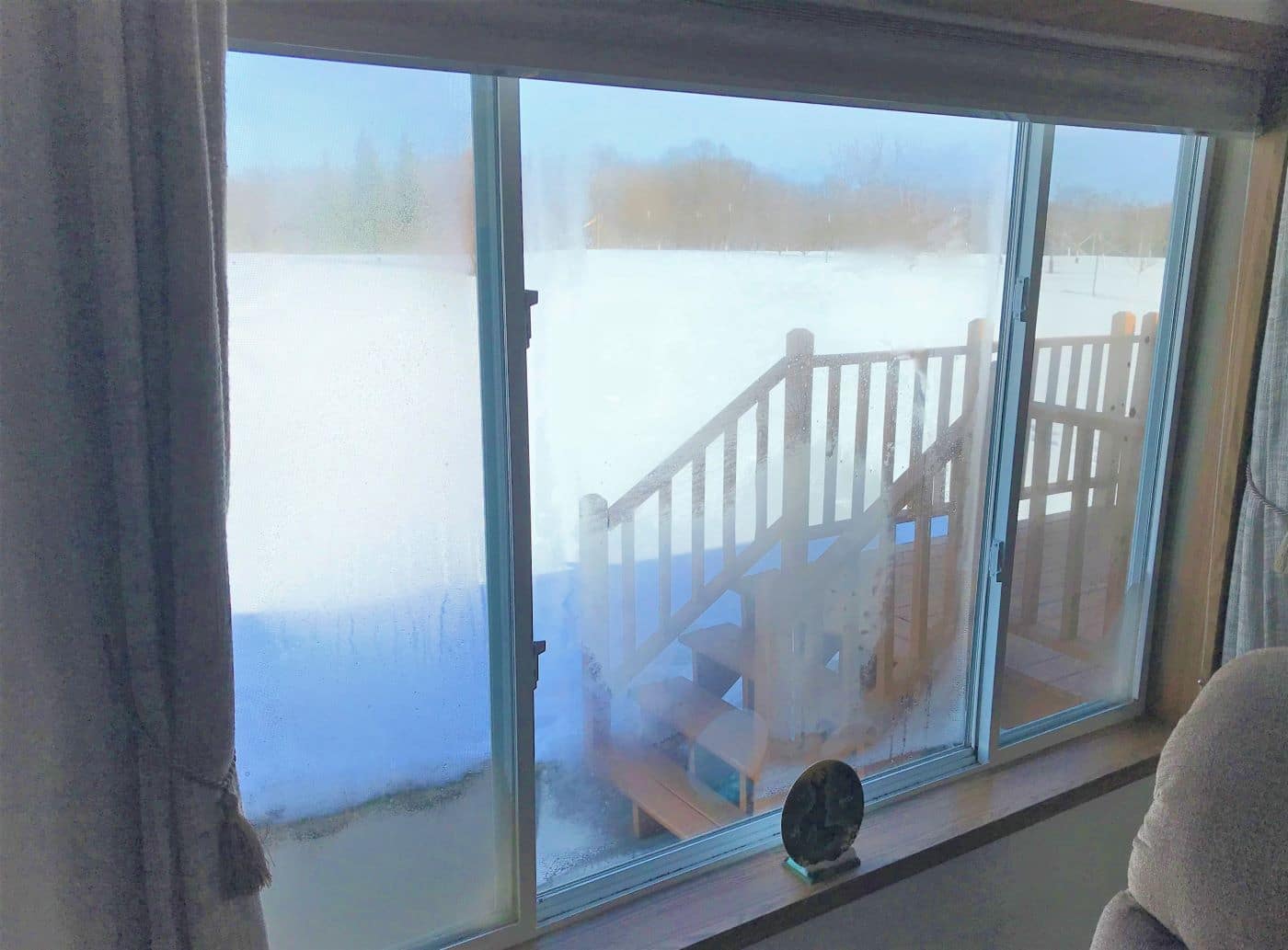 Windows with fog and condensation between the panes