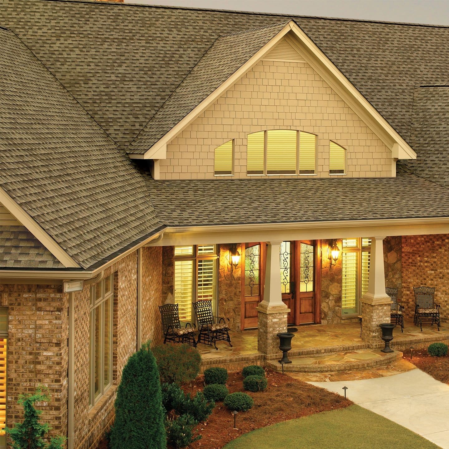 Timberline HZ Weathered Wood shingles installed on Twin Cities home